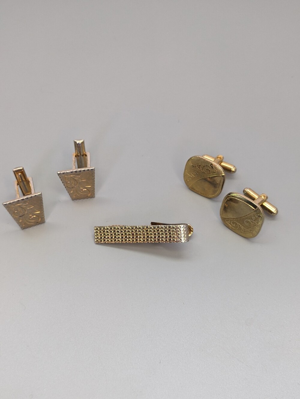 Vintage Gold Tone Mens Cufflinks And Tie Bar Set Mid Century Classic Style